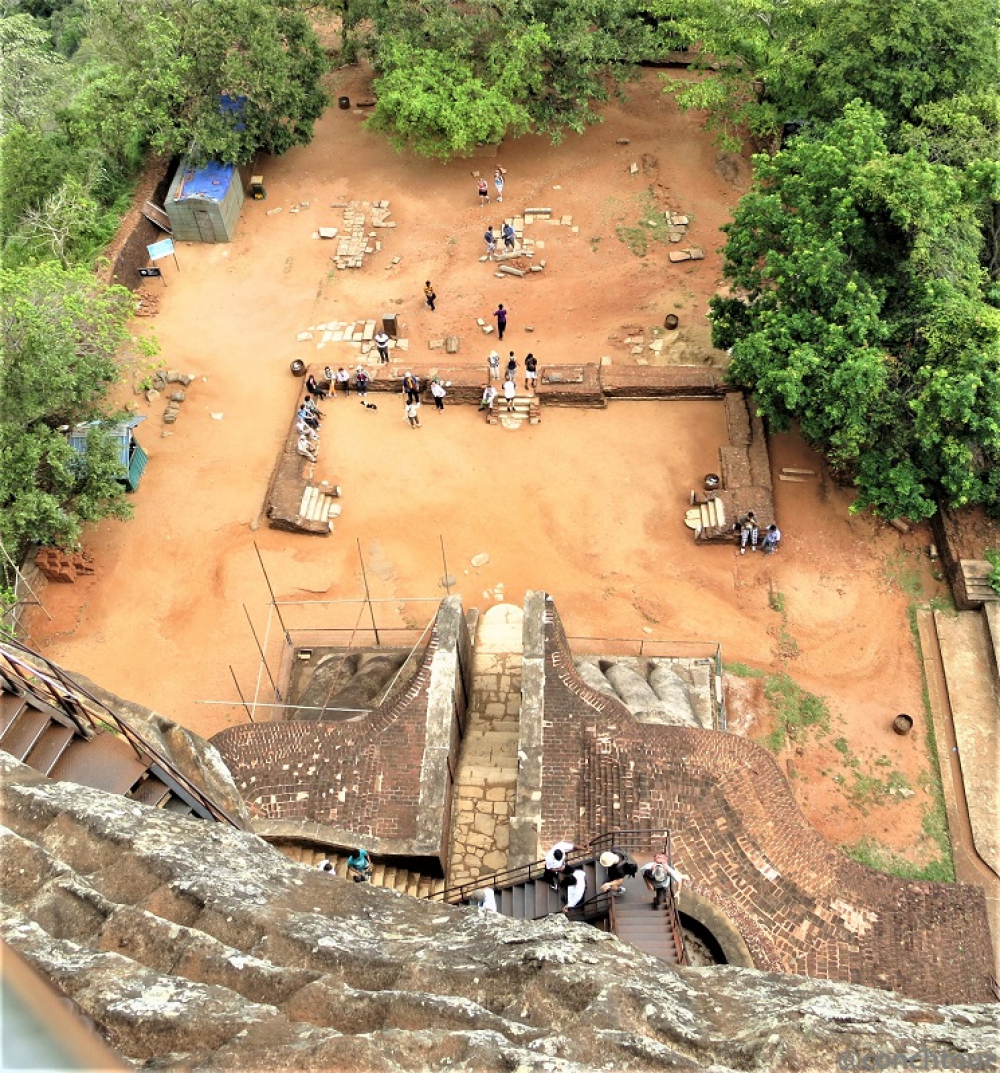 宮殿跡からライオンテラスを見下ろす